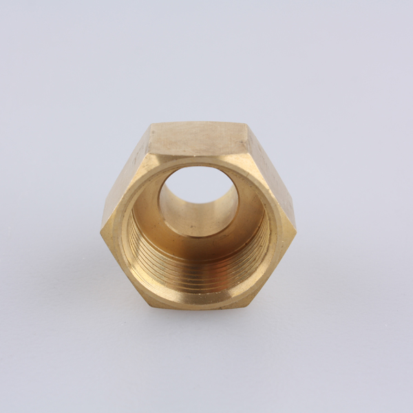 Messing gerade sitzende Frau