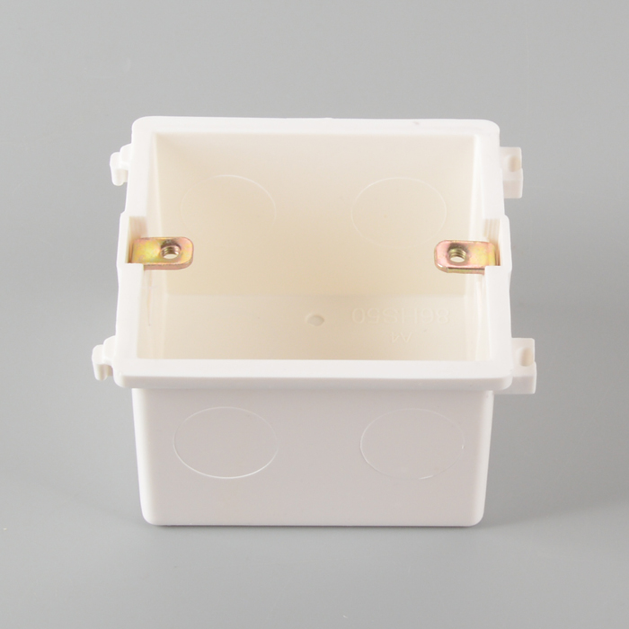 PVC-U-Leitungsanpassungen mit zwei Gangsboxen