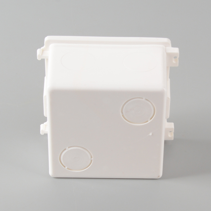 PVC-U-Leitungsanpassungen mit zwei Gangsboxen